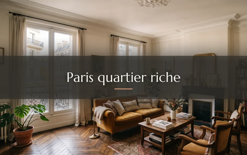 Salon haussmannien lumineux avec parquet point de Hongrie et moulures élégantes à Paris